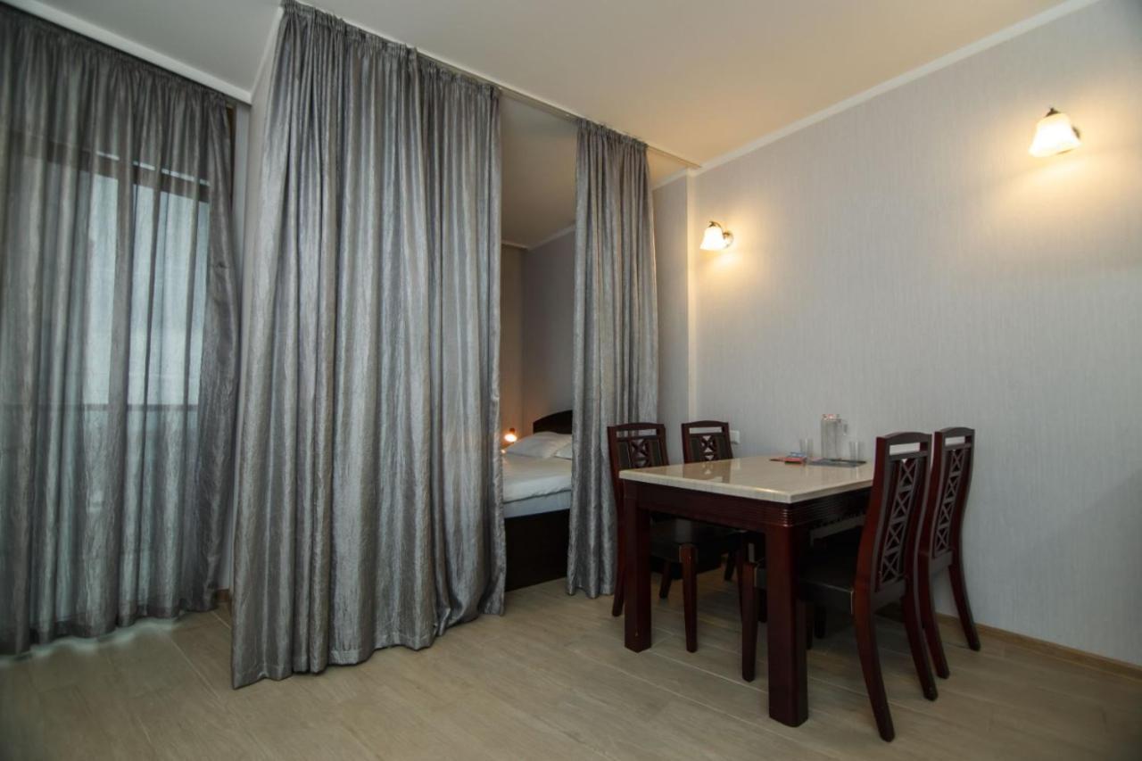 Rezal Plaza Batumi Apartment Exterior photo