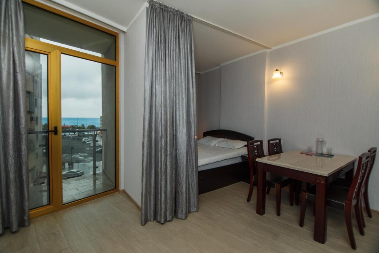 Rezal Plaza Batumi Apartment Exterior photo