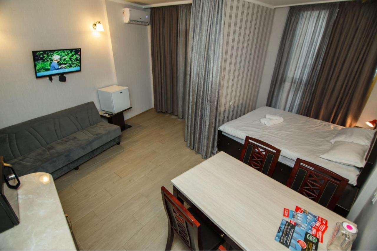 Rezal Plaza Batumi Apartment Exterior photo